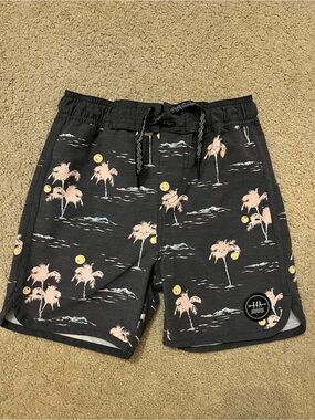 Feather 4 Arrow Black Palm Tree Print Swim Shorts size 6